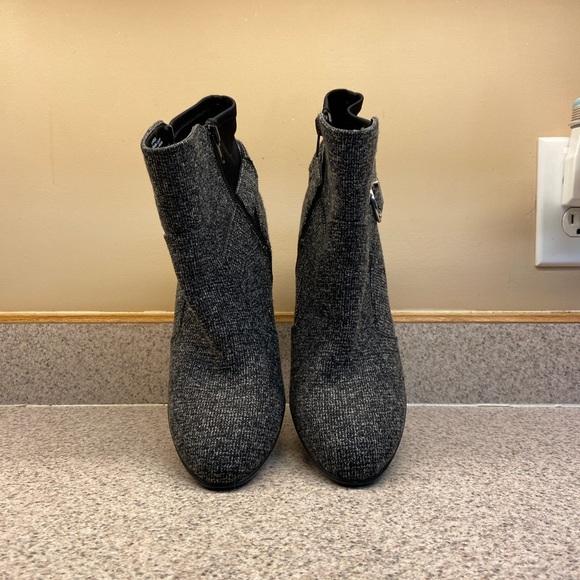 Kelly & Katie Larix high-heeled  bootie black/gray fabric upper buckle detail - Picture 2 of 9